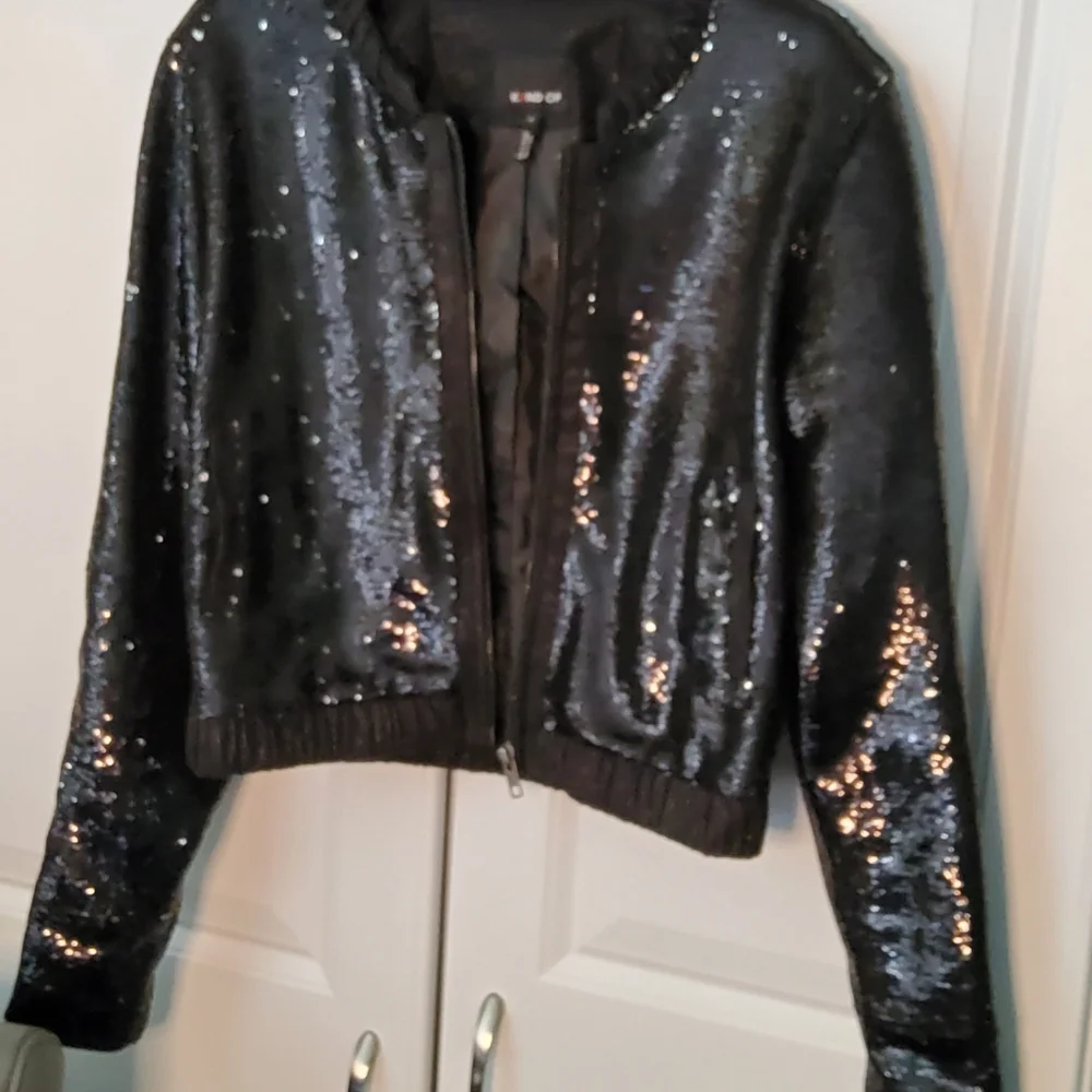 Jacket - Picture 3 of 4